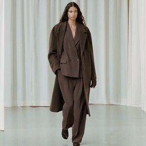 Aritzia Wilfred Effortless Light Birch Pants